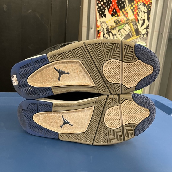 Jordan 4 - Picture 3 of 3